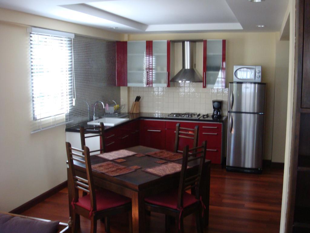 Sunset Apartment Phuket Patong Buitenkant foto